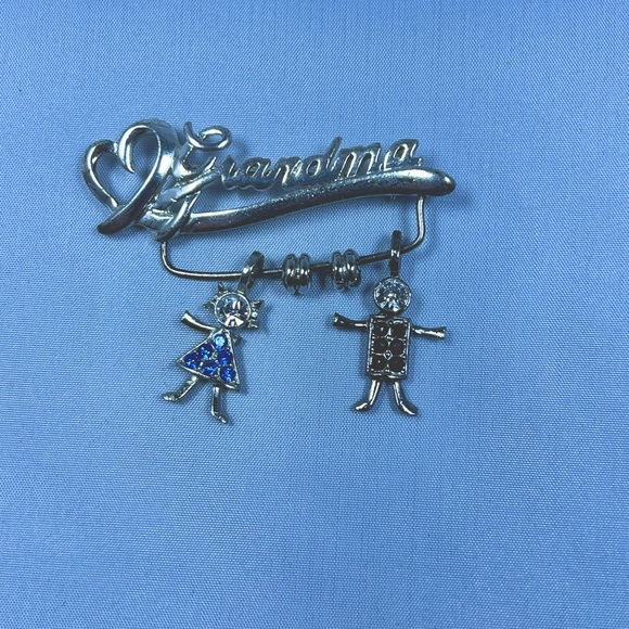 Grandma Brooch with Youth Charms - Picture 2 of 6